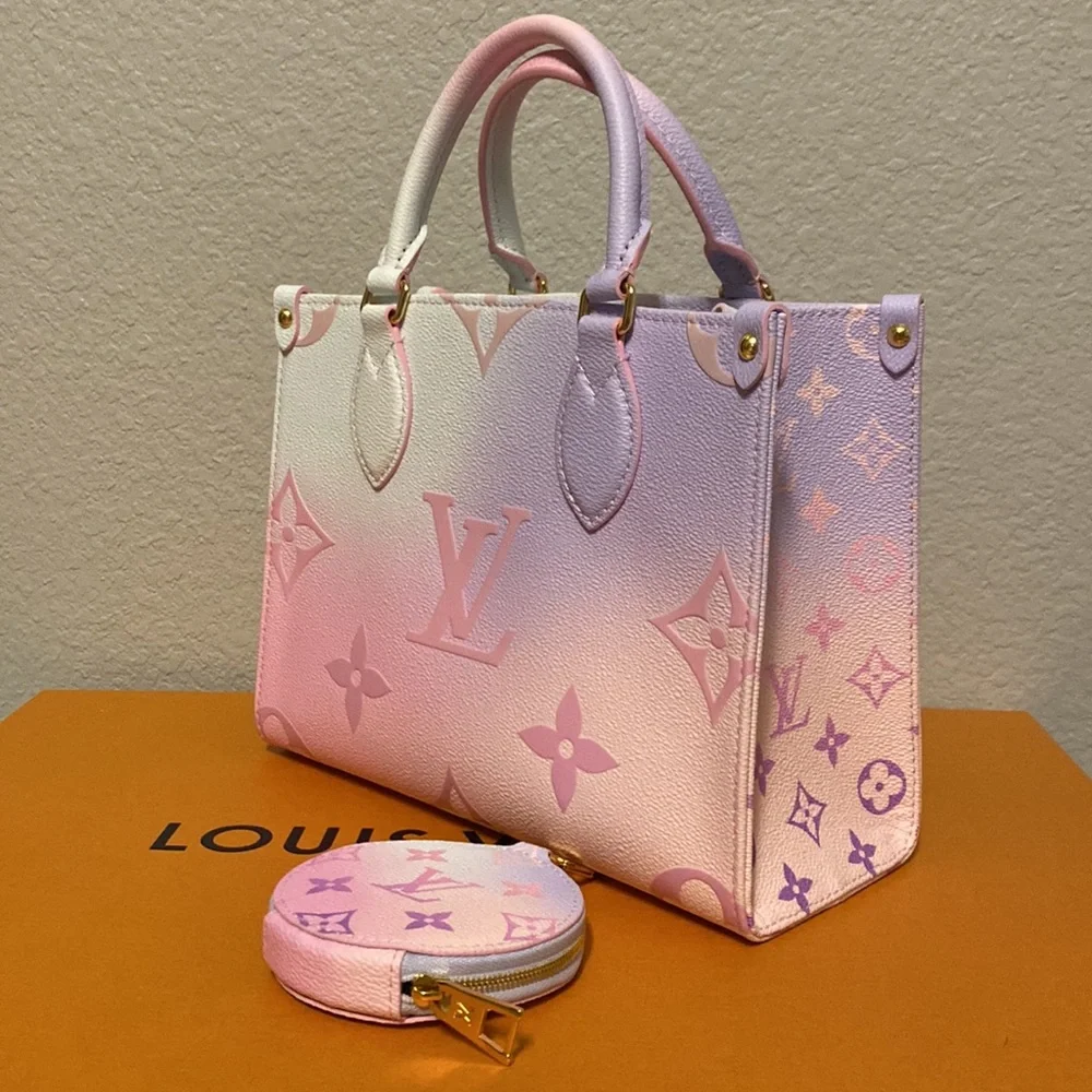 Louis Vuitton Sunrise Pastel Onthego PM - Picture 9 of 10
